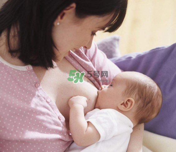 母乳喂養(yǎng)會乳糖不耐受嗎？母乳喂養(yǎng)會過度喂養(yǎng)嗎？