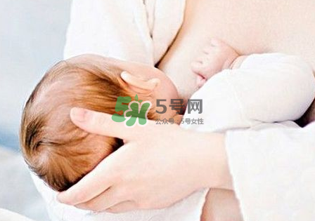 母乳喂養(yǎng)會積食嗎？純母乳喂養(yǎng)的寶寶會積食嗎？