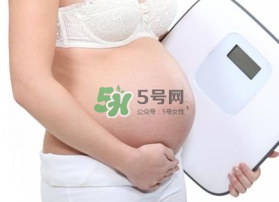 臍帶繞頸是什么原因造成的？臍帶繞頸是多休息還是多運動？