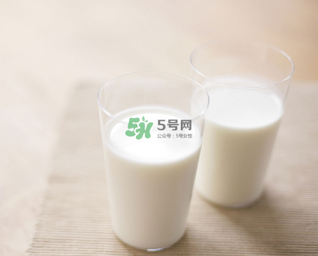 喝牛奶美白嗎？吃什么可以美白？