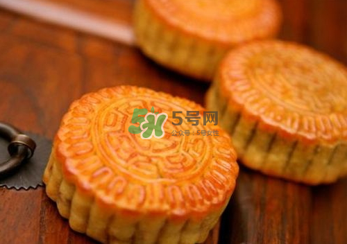 廣式月餅為什么硬？月餅皮發(fā)硬怎么辦？