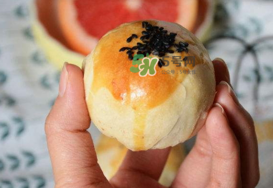 蛋黃酥為什么會(huì)破皮？蛋黃酥破皮的原因