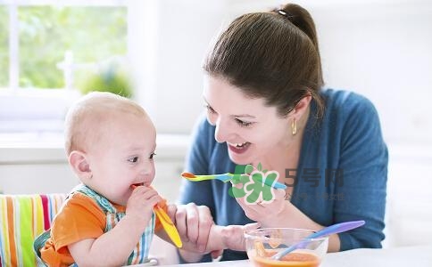 一歲后的寶寶如何喂養(yǎng)？寶寶喝牛奶好嗎？