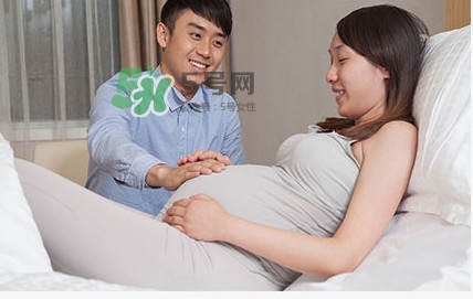 無(wú)痛分娩生的時(shí)候痛嗎？無(wú)痛分娩對(duì)寶寶有影響嗎