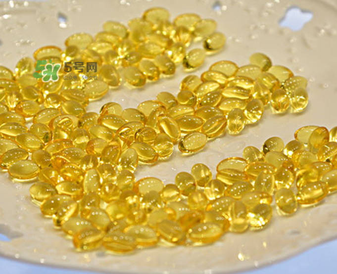 魚肝油可以和鈣一起吃嗎？魚肝油可以和奶粉一起吃嗎？