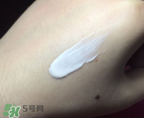 自然堂粉紅素顏霜怎么用？自然堂粉紅素顏霜使用心得