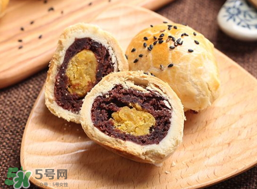 ?蛋黃酥可以不用豬油嗎？蛋黃酥用什么油好？
