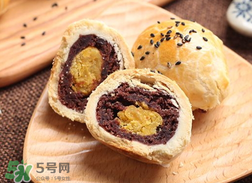 蛋黃酥可以用熟蛋黃嗎？蛋黃酥用什么蛋黃好？