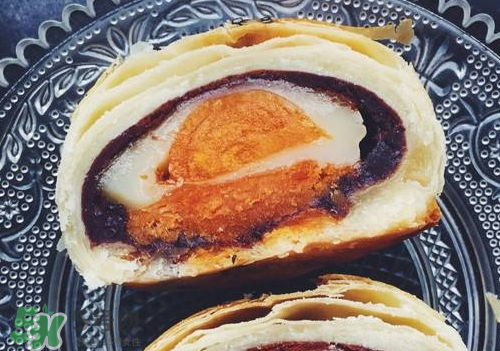 為什么蛋黃酥的皮很硬？蛋黃酥油皮太硬怎么辦？