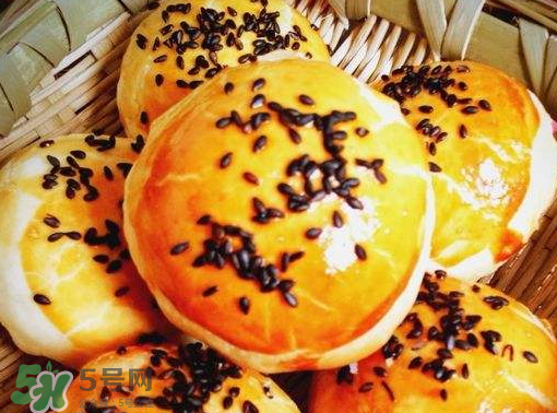 蛋黃酥用什么面粉？蛋黃酥能用低筋面粉嗎？
