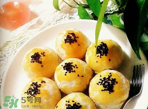 蛋黃酥用什么面粉？蛋黃酥能用低筋面粉嗎？