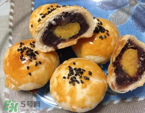 蛋黃酥用什么面粉？蛋黃酥能用低筋面粉嗎？