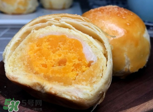 蛋黃酥可以用黃油嗎？蛋黃酥用豬油還是黃油？