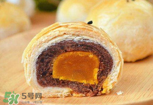 蛋黃酥可以用黃油嗎？蛋黃酥用豬油還是黃油？