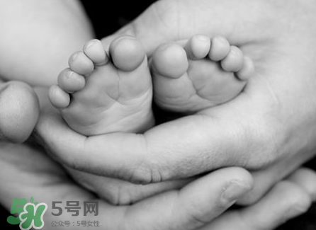 剪臍帶是寶寶疼還是媽媽疼？剪臍帶孕婦會痛嗎？