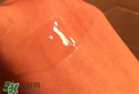 護發(fā)精油能不能抹頭皮？護發(fā)精油的危害