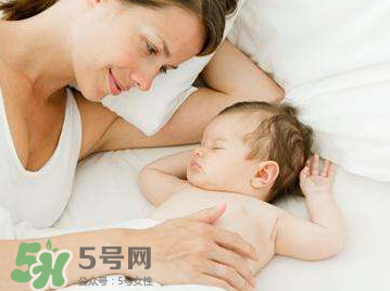 怎么樣培養(yǎng)寶寶自己入睡？怎么樣培養(yǎng)寶寶整夜睡覺(jué)？