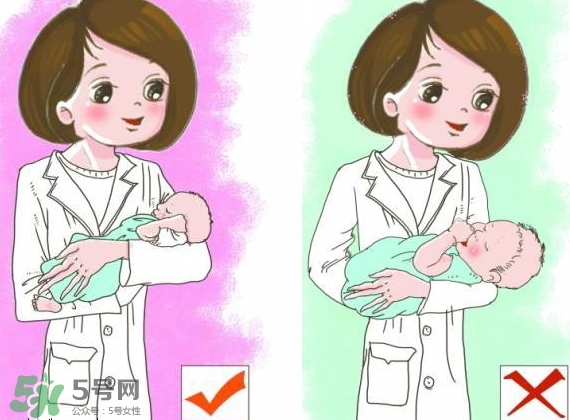抱新生兒可以晃動嗎？抱新生兒的正確方法圖