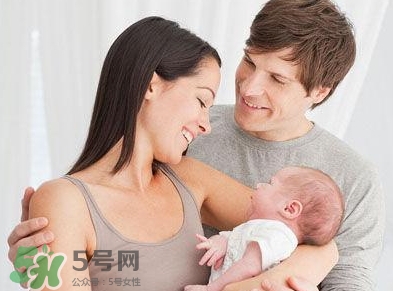 新生寶寶怎么抱？新生寶寶可以豎著抱嗎？