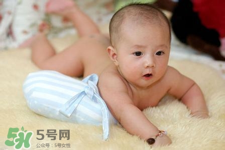 剛出生的寶寶要注意什么？剛出生的寶寶要準(zhǔn)備哪些東西？