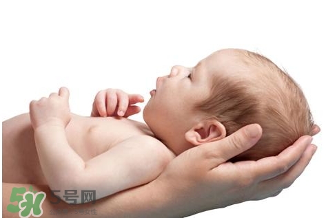 新生寶寶怎么抱？新生寶寶可以豎著抱嗎？