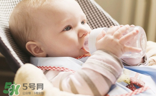 寶寶奶粉過(guò)敏什么原因？奶粉過(guò)敏的識(shí)別和處理