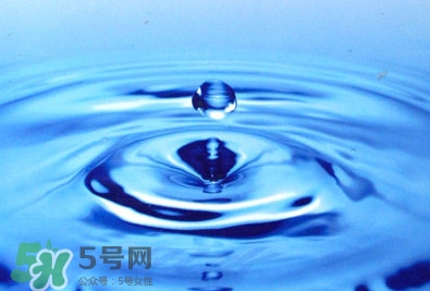 國(guó)家飲用水標(biāo)準(zhǔn)是什么？飲用水和礦泉水的區(qū)別