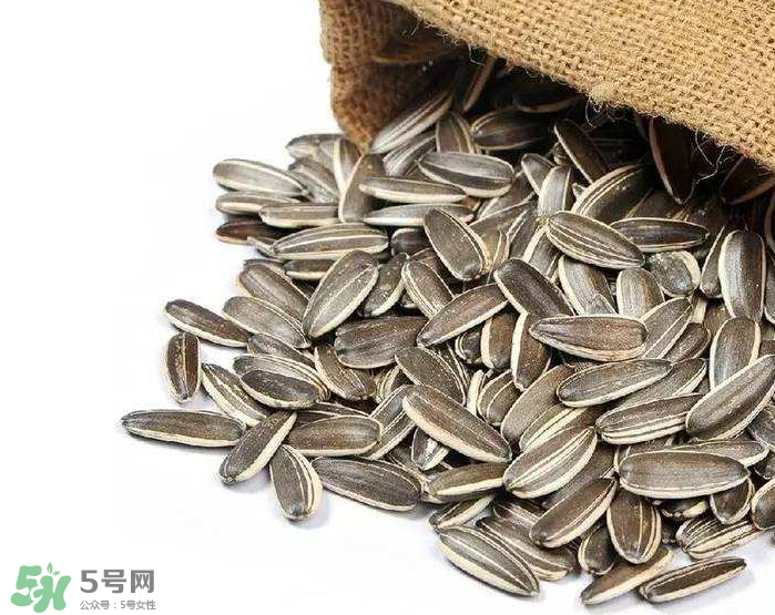 葵花籽是發(fā)物嗎？葵花籽致癌嗎？