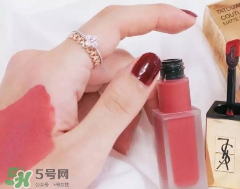 ysl絲絨啞光唇釉怎么樣？ysl啞光唇釉和香奈兒印記唇釉