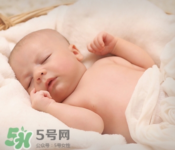 寶寶多大可以剪指甲？寶寶剪指甲的正確方法
