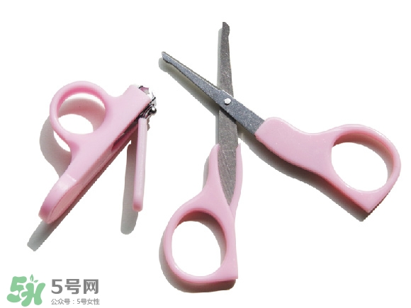未滿月的寶寶可以剪指甲嗎？寶寶多久剪一次指甲？