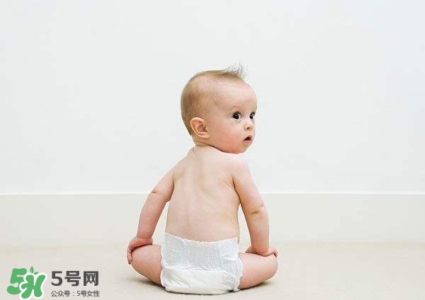 用尿布好還是尿不濕好？用尿布好還是紙尿褲好？