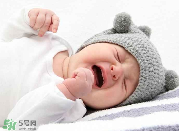 寶寶晚上哭鬧是怎么回事？寶寶晚上哭鬧不睡覺(jué)怎么辦？