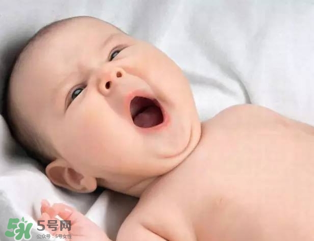 寶寶晚上哭鬧是怎么回事？寶寶晚上哭鬧不睡覺(jué)怎么辦？