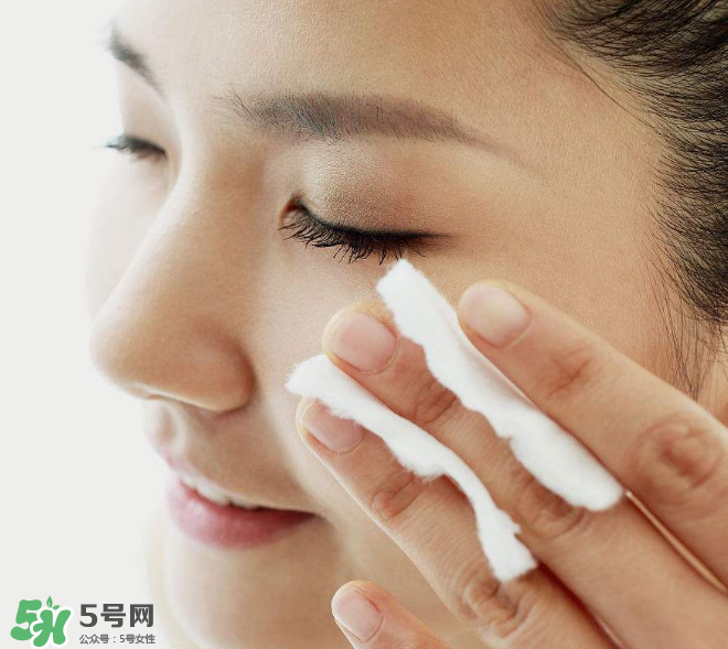 美白水可以去痘印嗎？人們對化妝水有哪些誤區(qū)？
