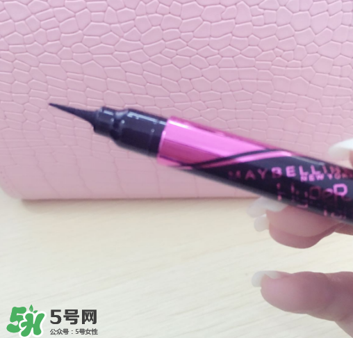 美寶蓮眼線液筆怎么樣？美寶蓮眼線液筆暈染嗎？