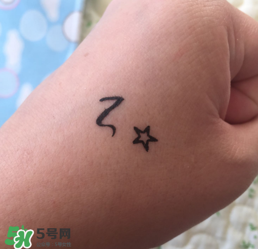 美寶蓮眼線液筆怎么樣？美寶蓮眼線液筆暈染嗎？