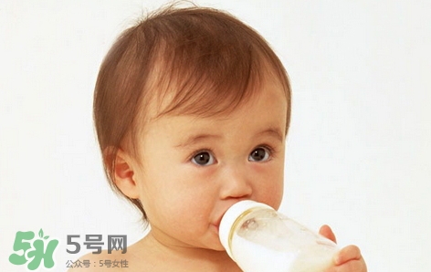 要上班了寶寶吃母乳怎么辦？要上班了寶寶不吃奶瓶怎么辦？