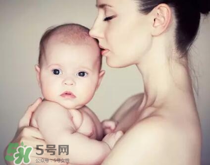母乳到什么時候就沒營養(yǎng)了？母乳什么時候斷最好？
