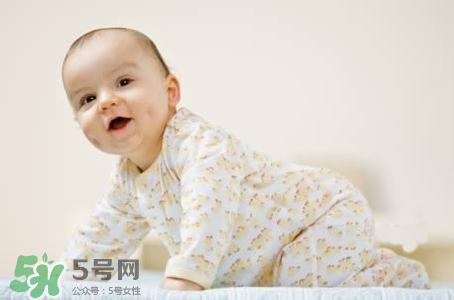 寶寶睡覺突然大哭是什么原因？寶寶睡覺突然哭醒怎么辦？