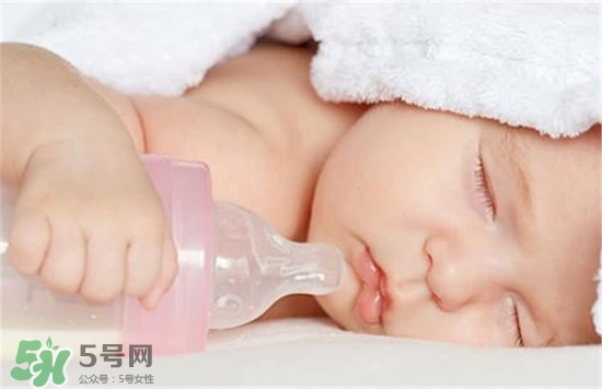 寶寶午睡多長時(shí)間才好？寶寶午睡的最佳時(shí)間