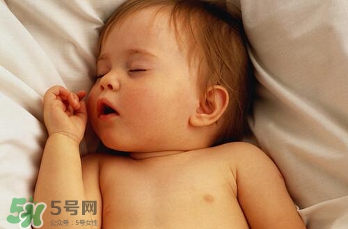寶寶睡覺突然大哭是什么原因？寶寶睡覺突然哭醒怎么辦？