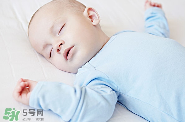 寶寶張嘴睡覺會變丑嗎？寶寶張嘴睡覺的危害
