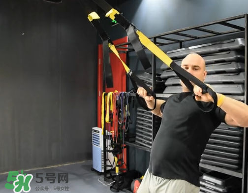 trx劃船一組做多少個(gè)？trx劃船每天做幾組？