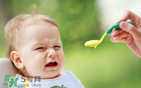 寶寶不吃輔食怎么辦？5個小妙招讓寶寶乖乖吃輔食