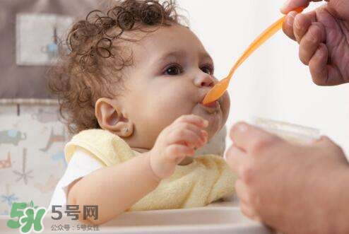 寶寶不吃輔食怎么辦？5個小妙招讓寶寶乖乖吃輔食