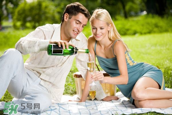 剖腹產(chǎn)后同房為什么會(huì)痛出血怎么辦？
