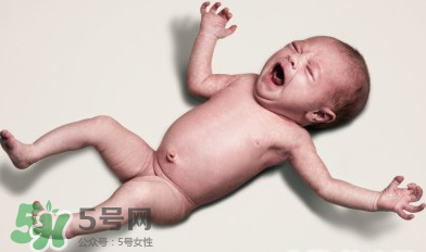 生孩子臍帶怎么剪？臍帶晚剪有什么影響？