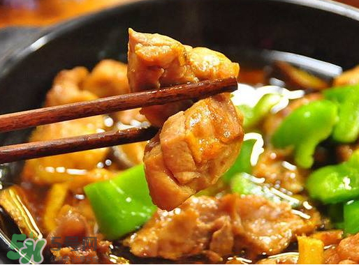 美國黃燜雞米飯為什么那么貴？美國黃燜雞米飯多少錢一份？