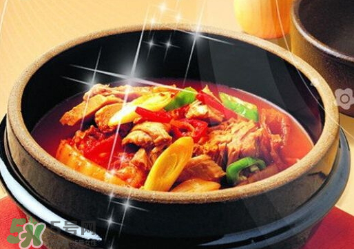 美國黃燜雞米飯為什么那么貴？美國黃燜雞米飯多少錢一份？
